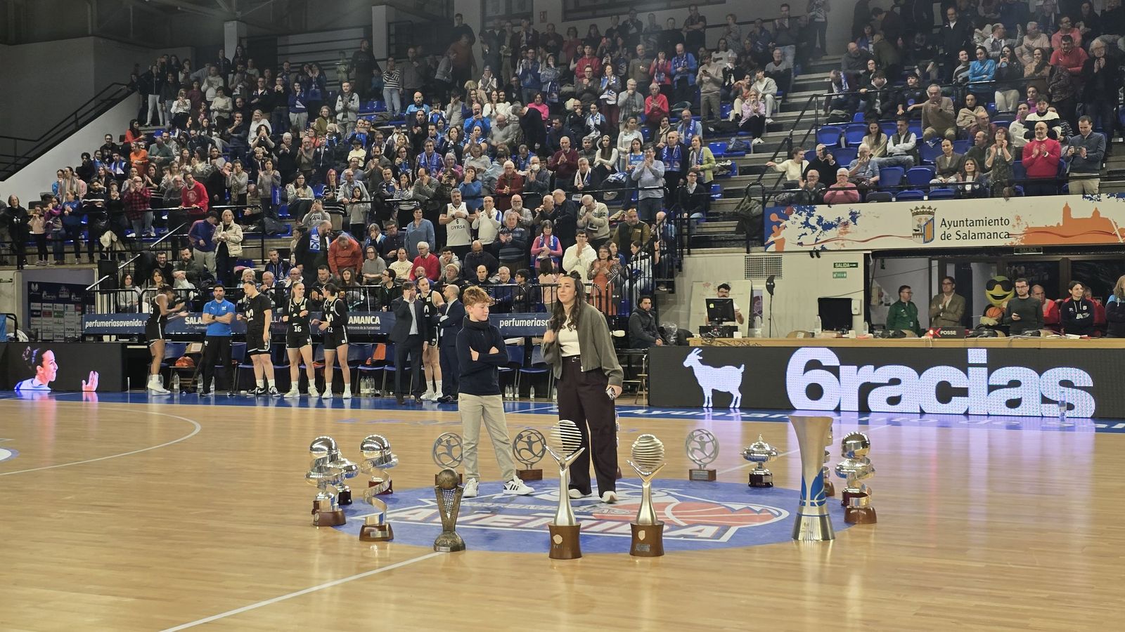 Perfumerías Avenida – Estudiantes