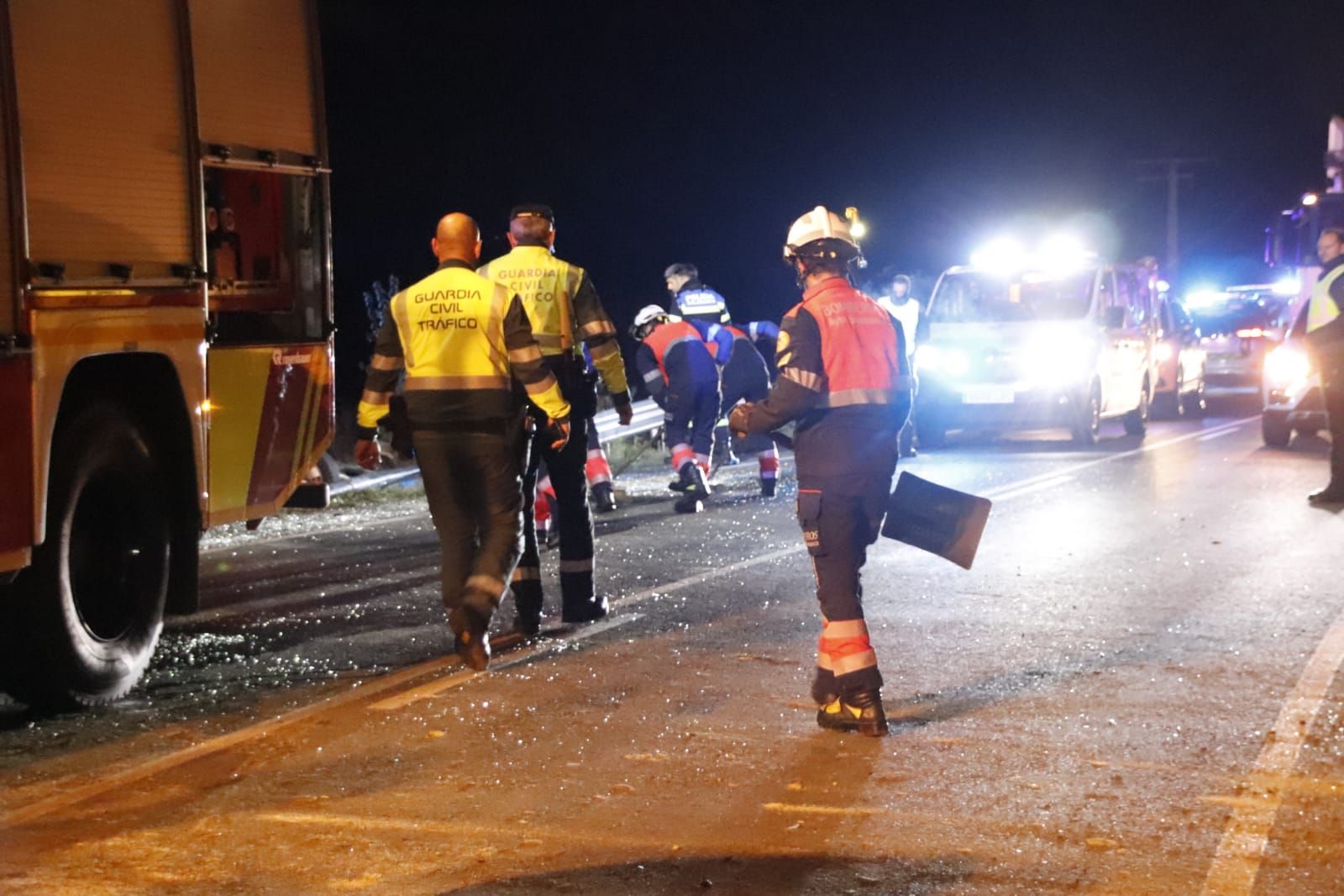 grave-accidente-en-la-carretera-de-aldealengua-con-un-coche-volcado-11