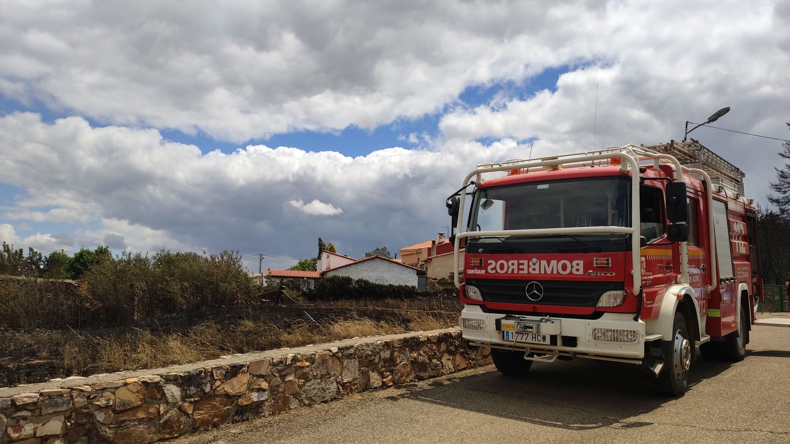 las-desoladoras-imagenes-de-la-sierra-de-la-culebra-tras-el-incendio-8
