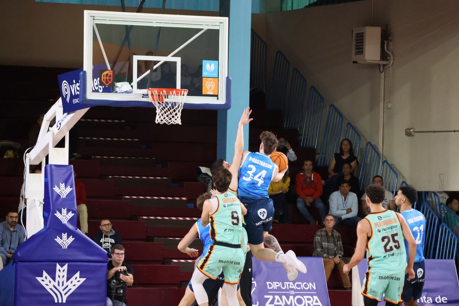 GALERÍA | El CB Zamora recibe en el Ángel Nieto al Basket Mallorca Palma en busca de la victoria