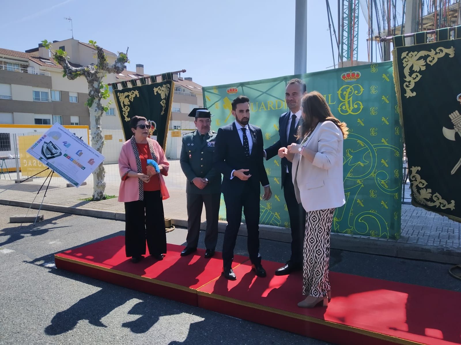 visita-secretario-de-estado-de-seguridad-al-cuartel-de-la-guardia-civil-de-santa-marta-9