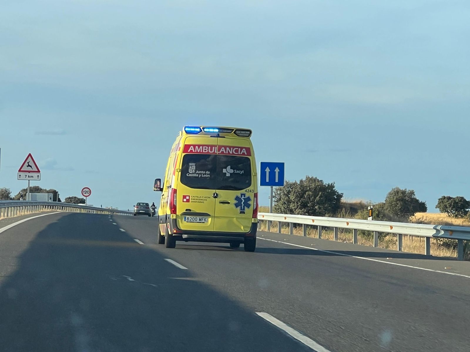 Ambulancia por la autovía