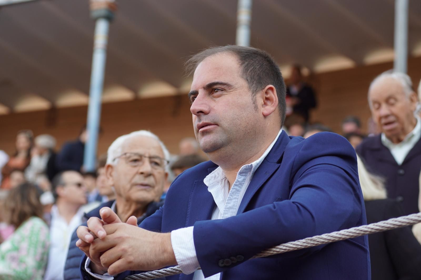 resumen-fotografico-del-ambiente-en-los-tendidos-de-la-glorieta-durante-la-corrida-concurso-22-de-septiembre-fotos-juanes-113