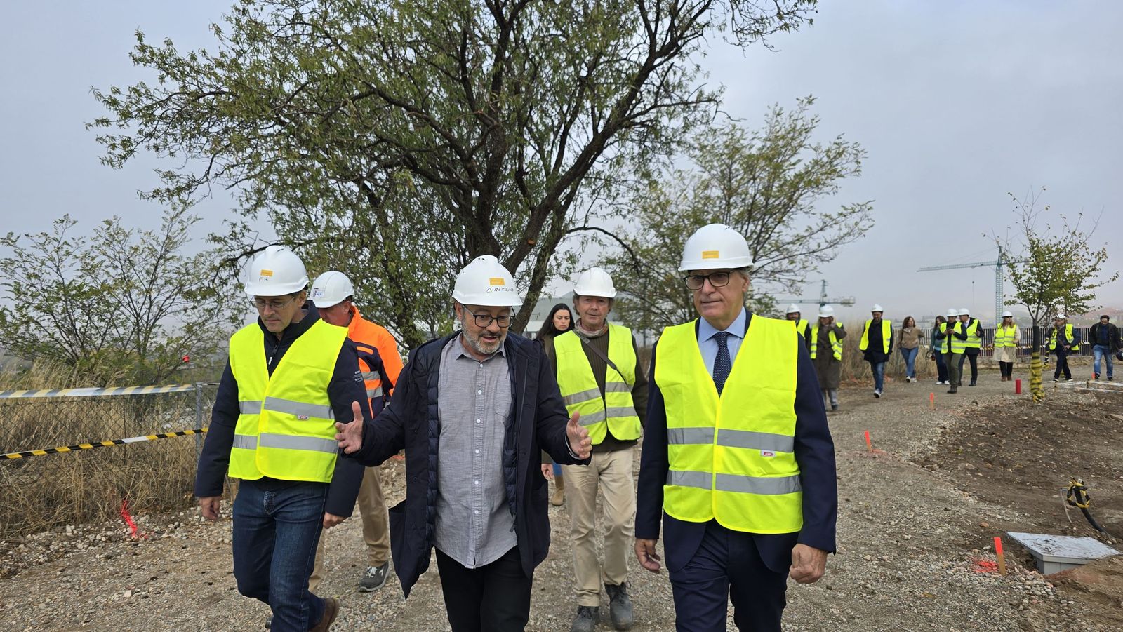 El alcalde de Salamanca, Carlos García Carbayo, informa de los hallazgos y las actuaciones que se están realizando en el Cerro de San Vicente