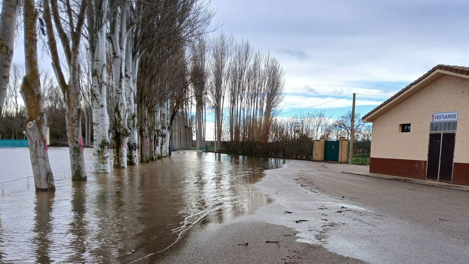 Crecida río Órbigo.Campo de fútbol