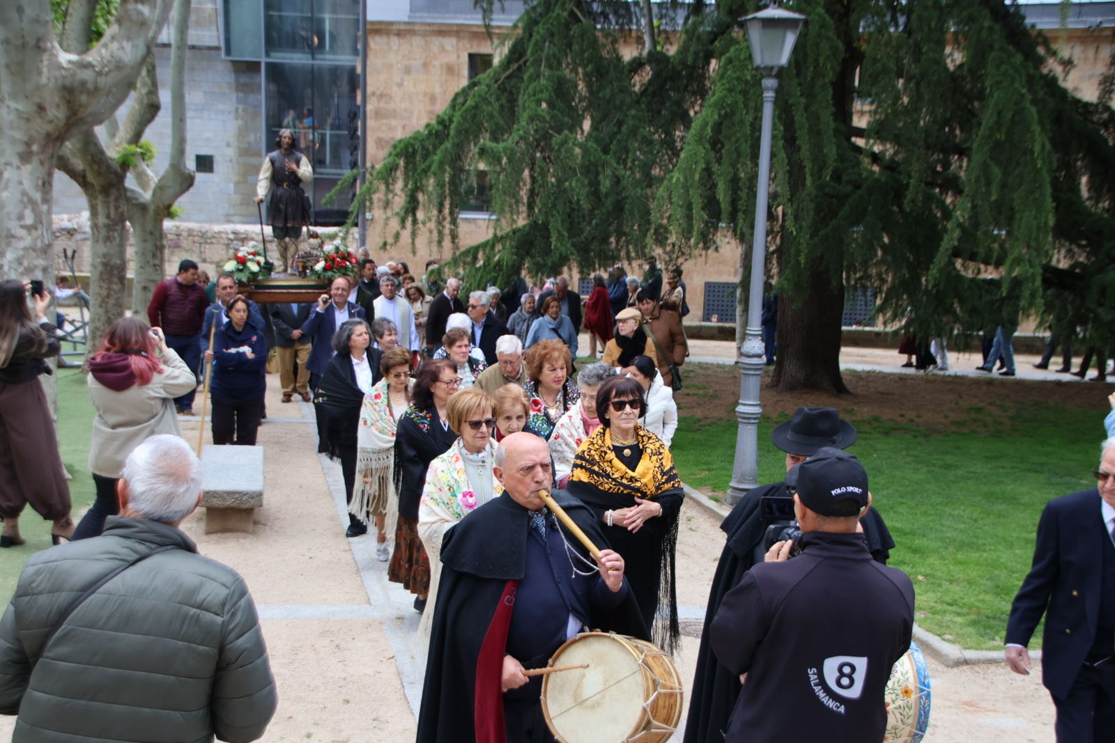 Procesión y bendición simbólica de los campos por el día del patrón de los agricultores, San Isidro Labrador