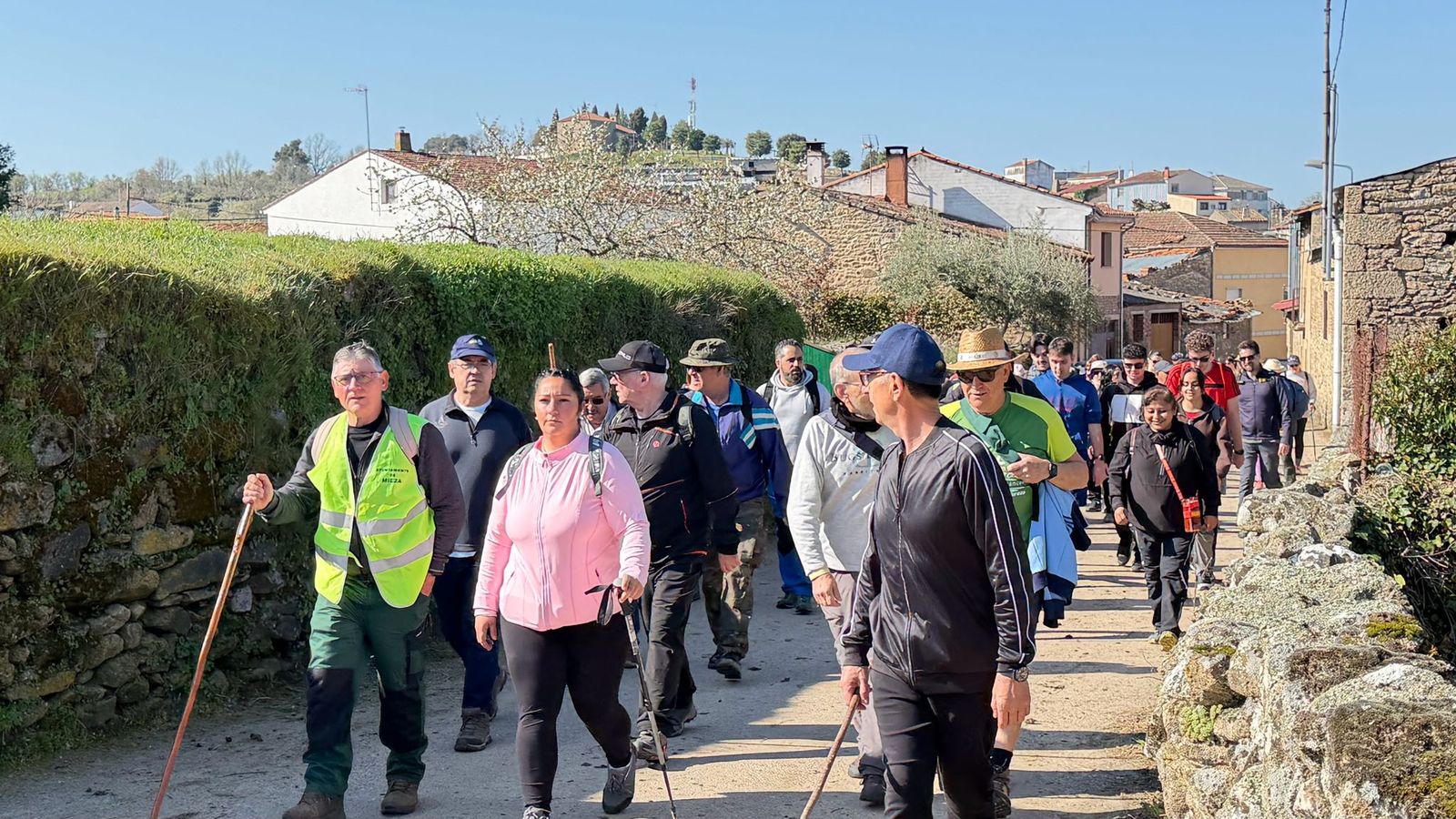Marcha senderiesta mieza