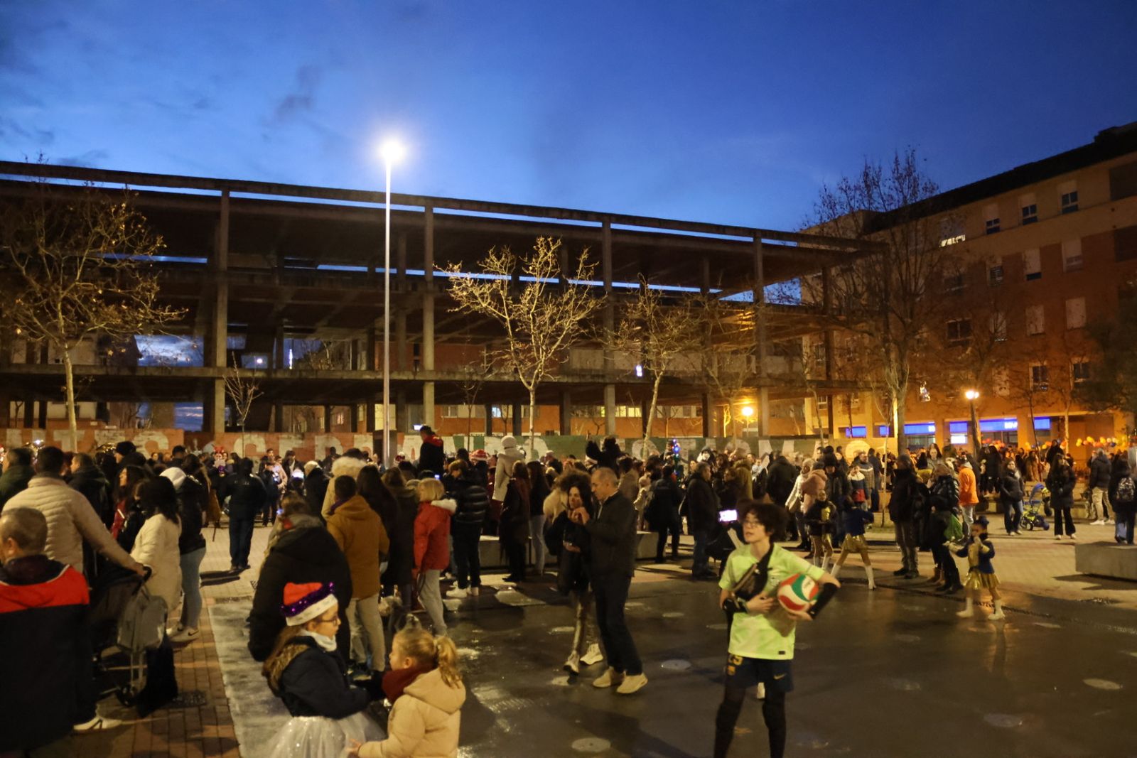 Pasacalles navideño en el barrio de El Zurguén