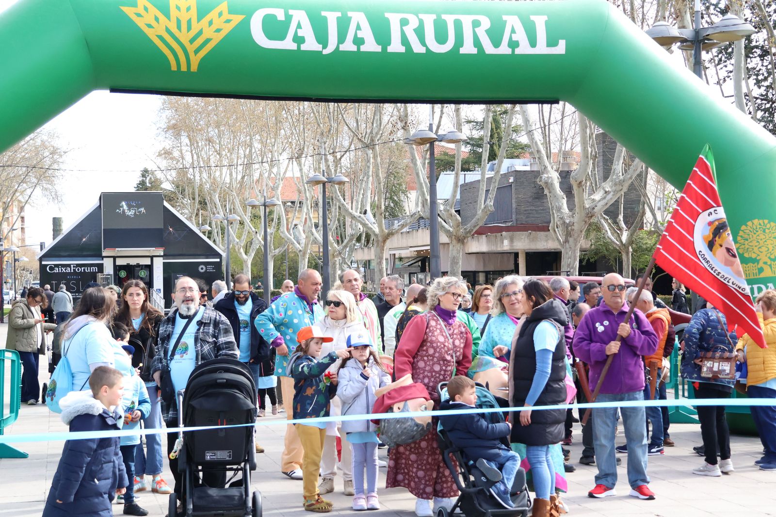 Paseo solidario por el Día Mundial del Autismo en Zamora (1)