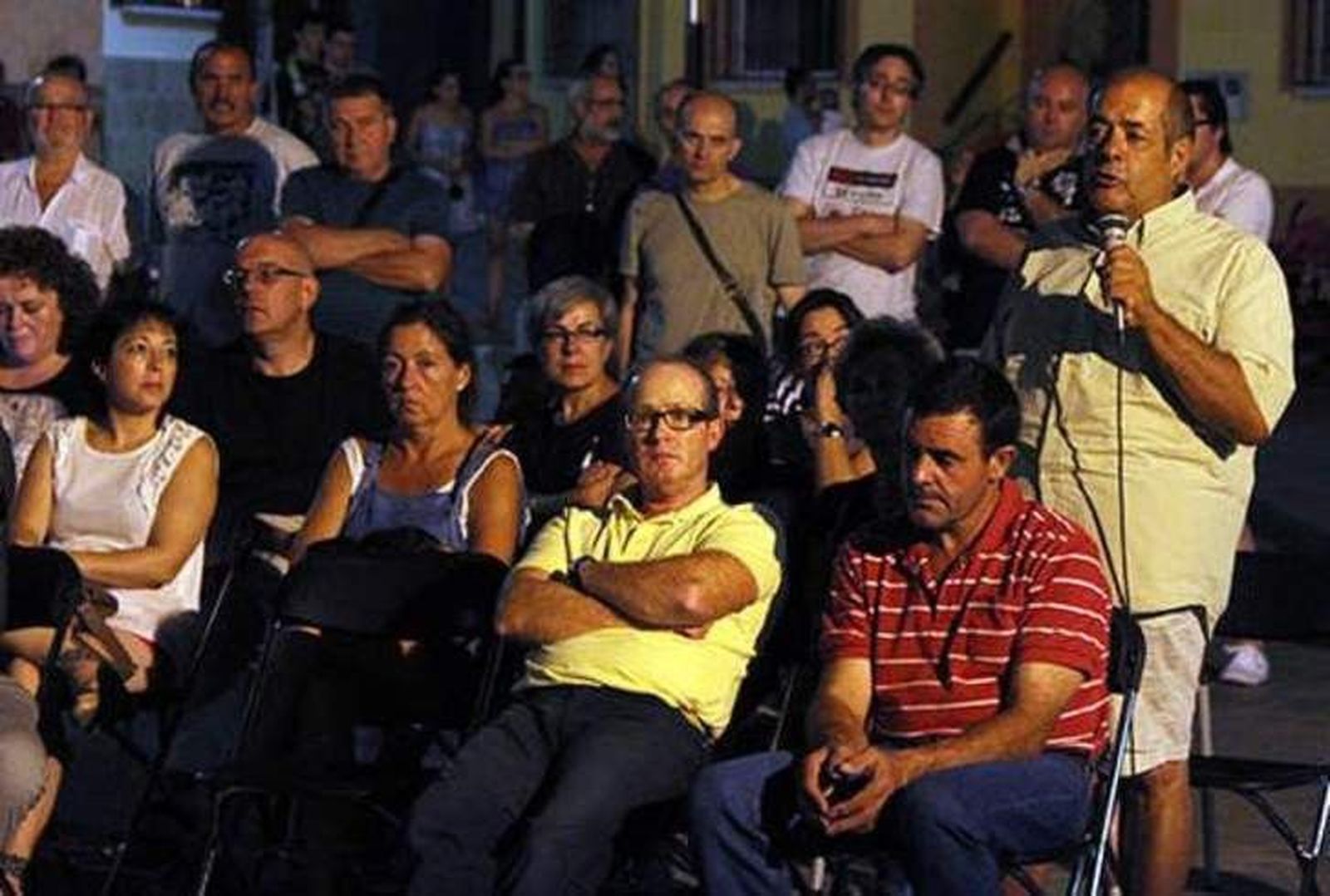 Me han dejado solo pero yo no me vendo