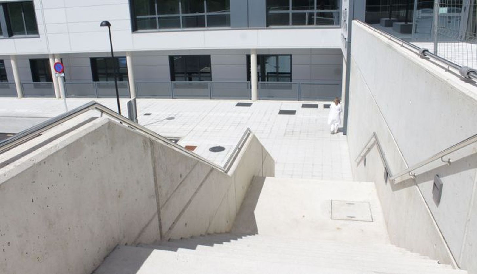 Las escaleras que deben bajar los pacientes de rehabilitación (1)