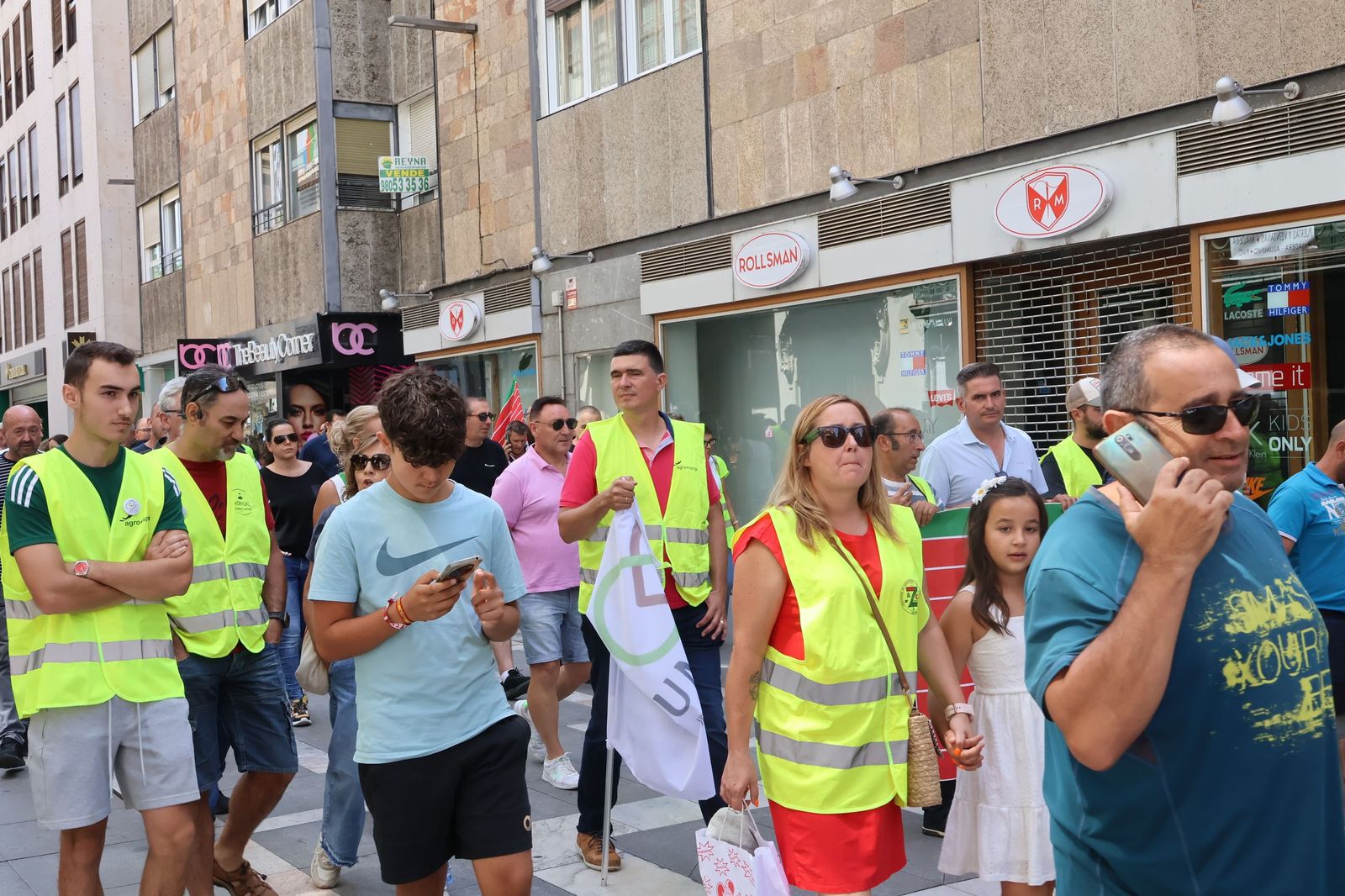 Marcha silenciosa en homenaje a David Lafoz (36).JPG