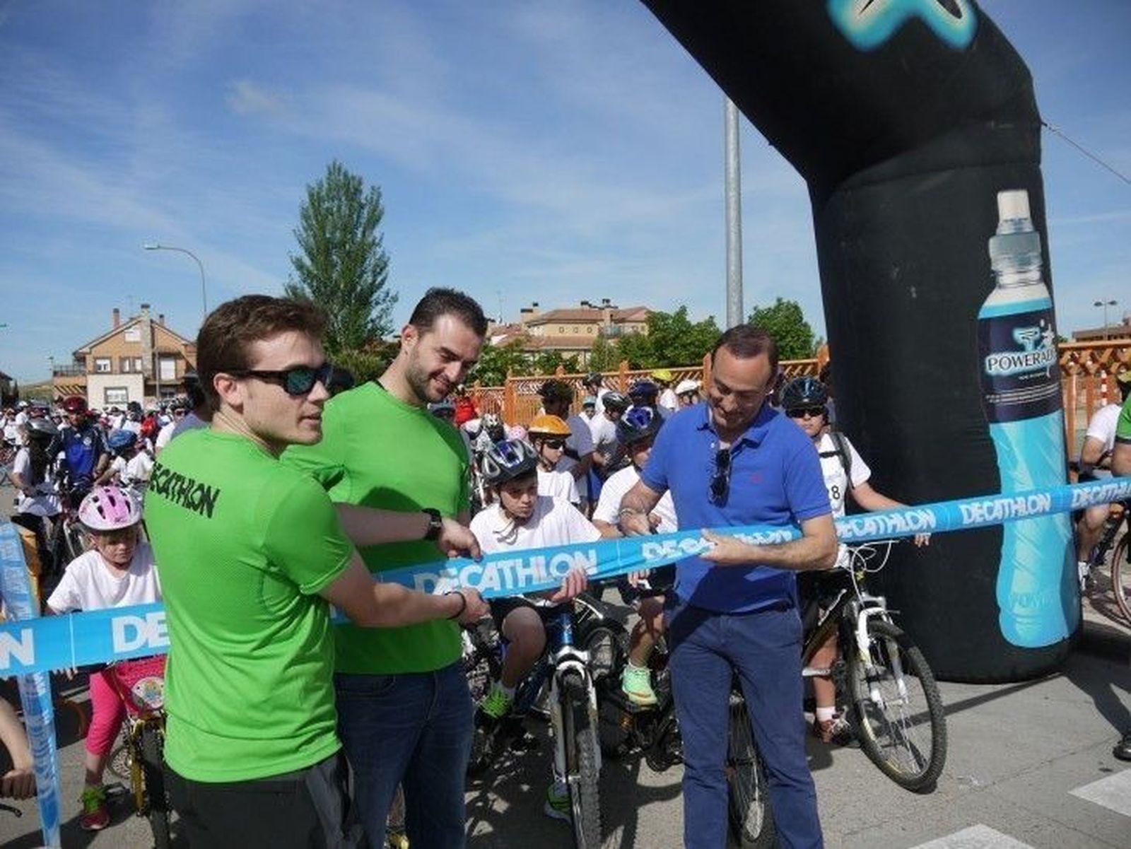 Setecientas personas participan en la 'Decabike 2014', la Fiesta de la Bicicleta