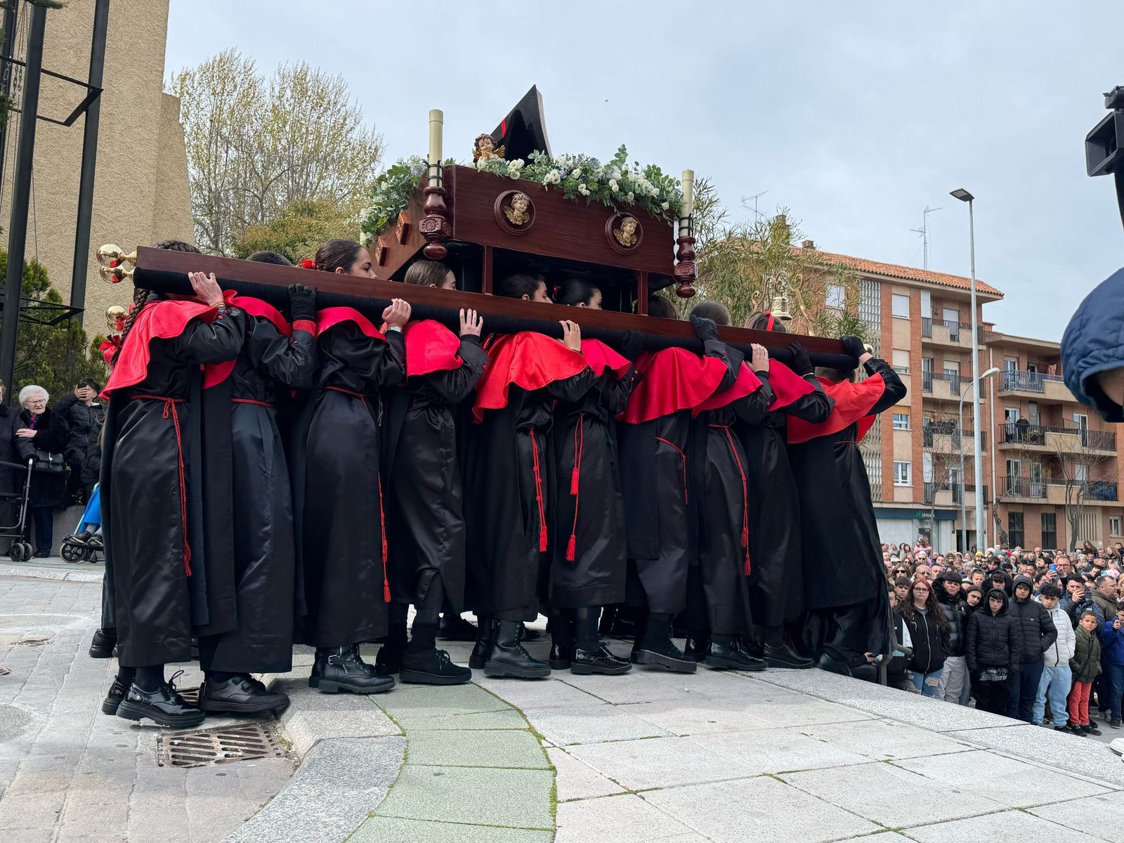 procesion-hermandad-del-silencio-1