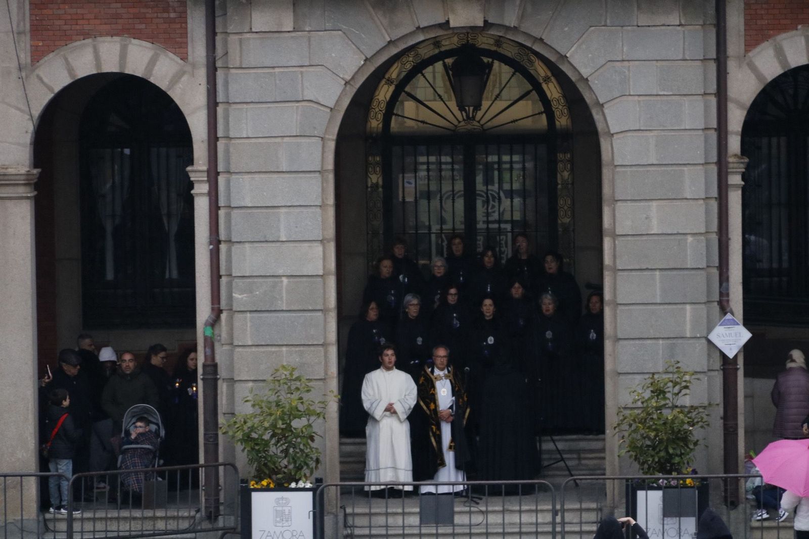 suspension-de-la-procesion-de-la-virgen-de-la-soledad-59