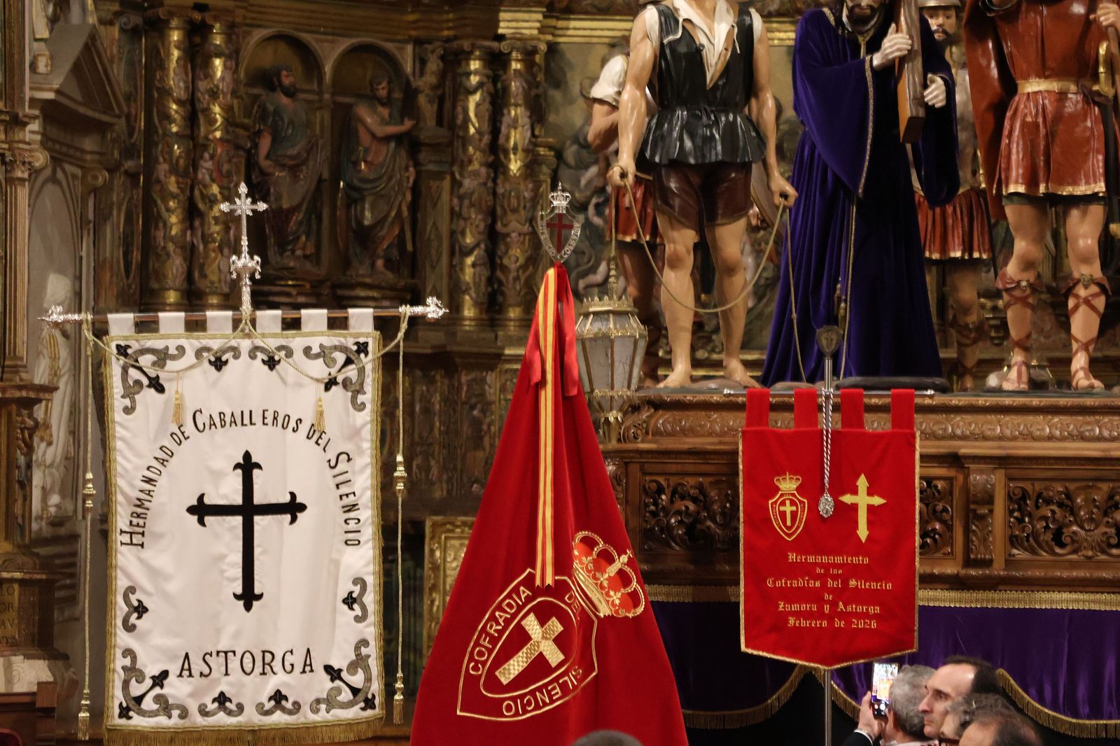 GALERÍA | Silencio rito entrada