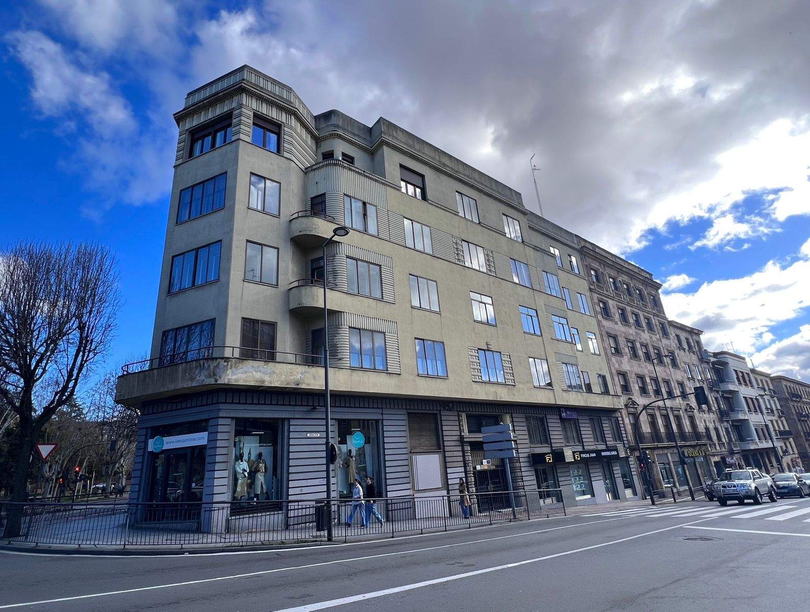 whatsapp-image-2024-02-16-at-16-37-16-1