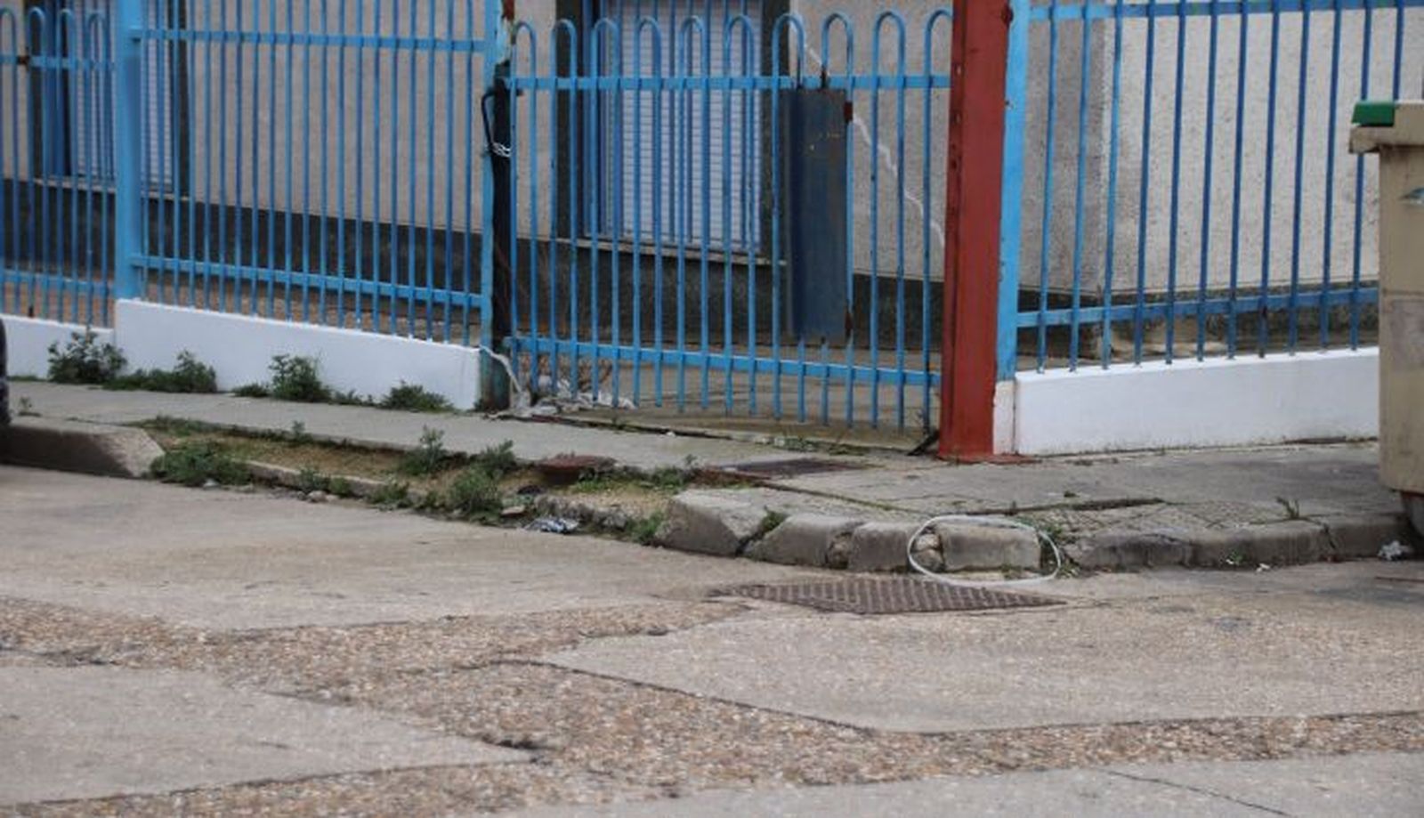 Desperfectos en el polígono de Los Villares