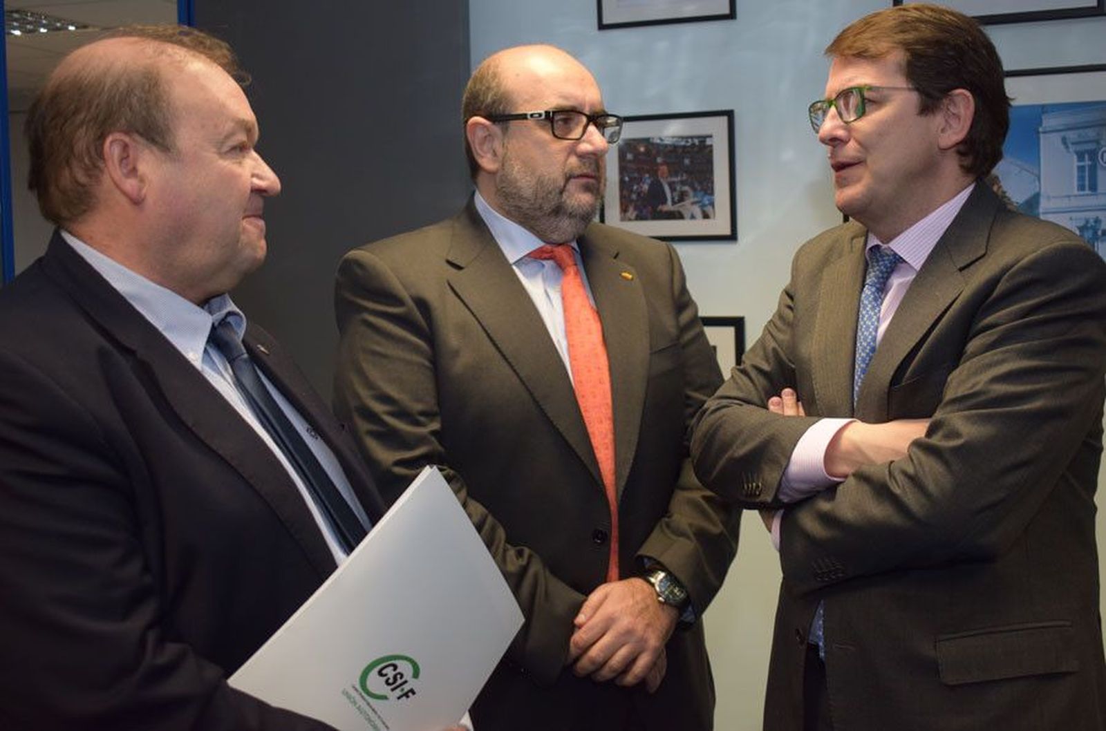 Carlos Hernando Miguel Borra y Alfonso Fernández MañuecoDSC 0412