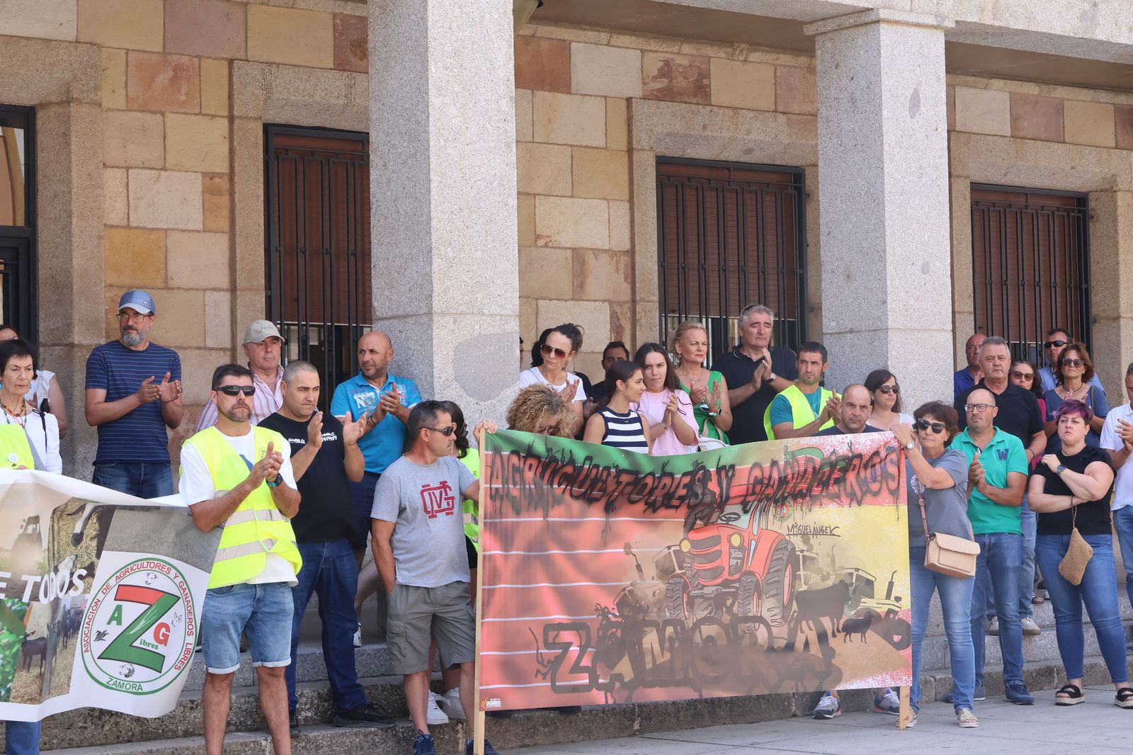 Marcha silenciosa en homenaje a David Lafoz (64).JPG