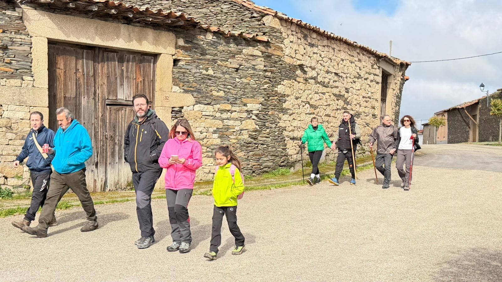 Marcha senderista en Vilvestre