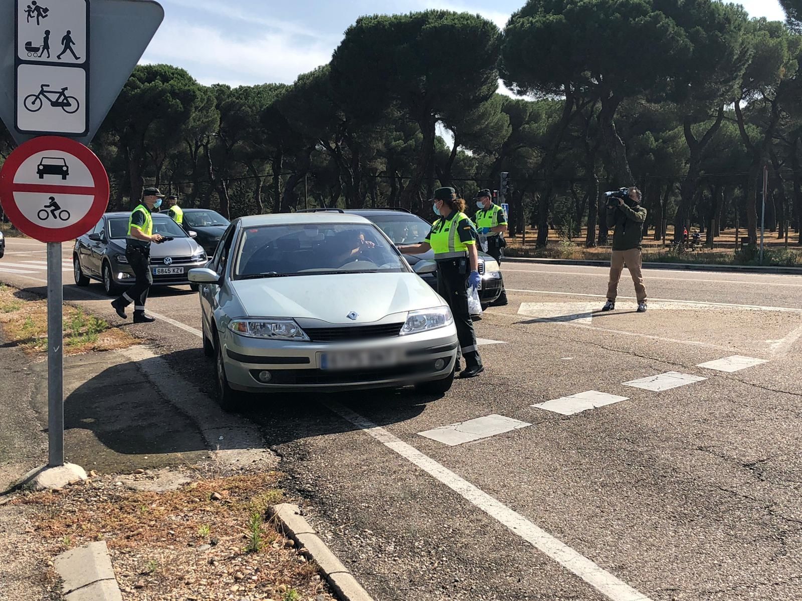 Agentes realizan un control de alcoholemia en Salamanca
