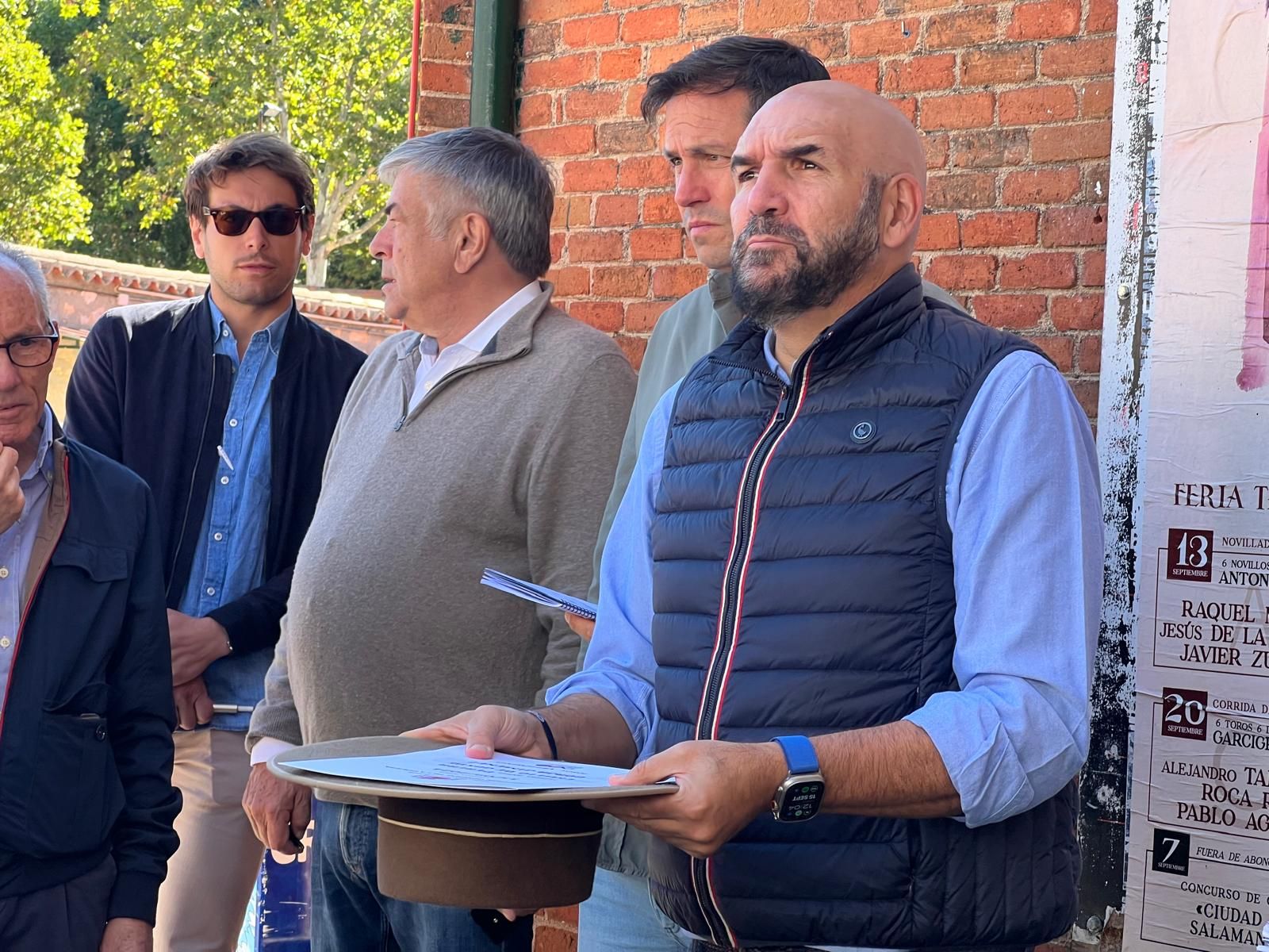 ambiente-durante-el-sorteo-de-los-toros-del-vellosino-en-la-glorieta-domingo-15-de-septiembre-de-2024-fotos-s24h-44
