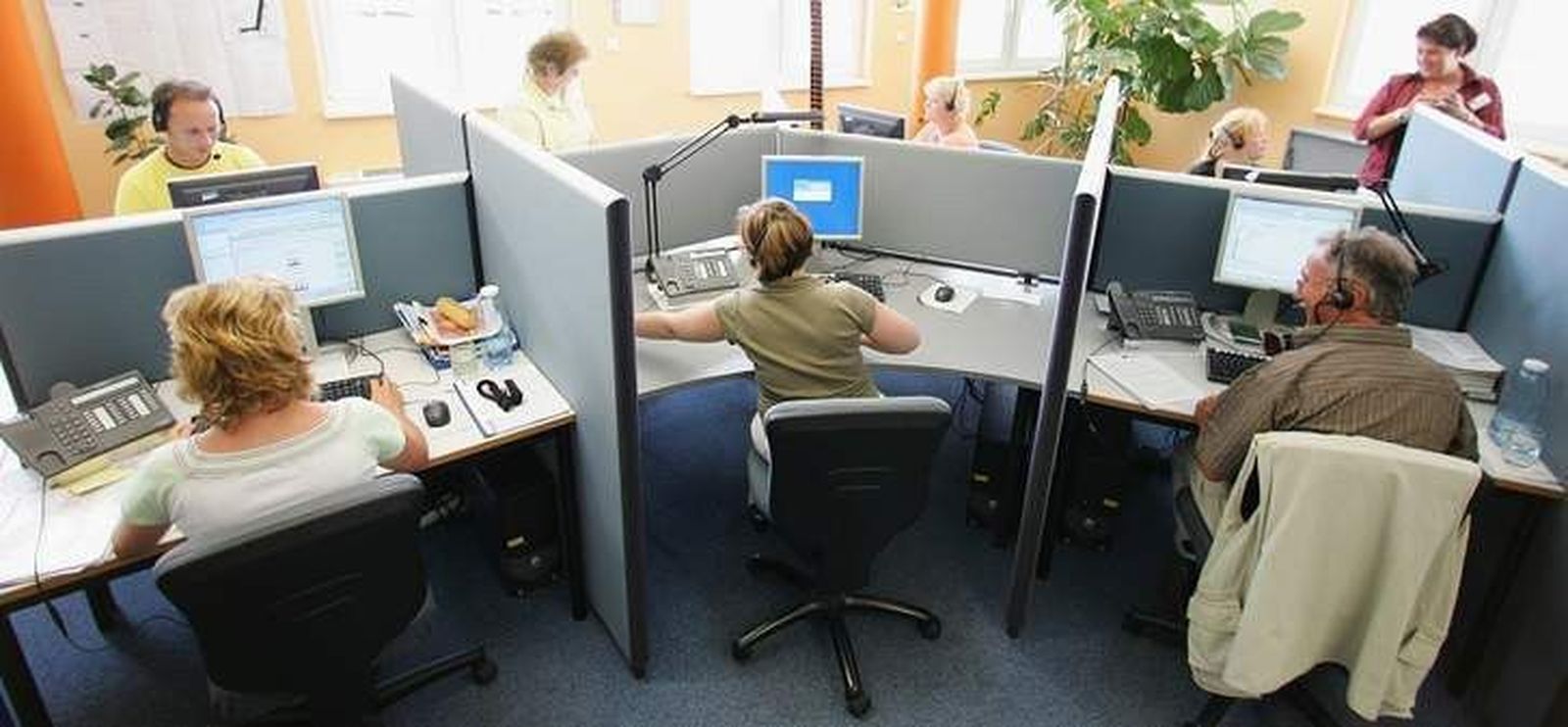 Adecco busca a 100 teleoperadores para un importante contact-center