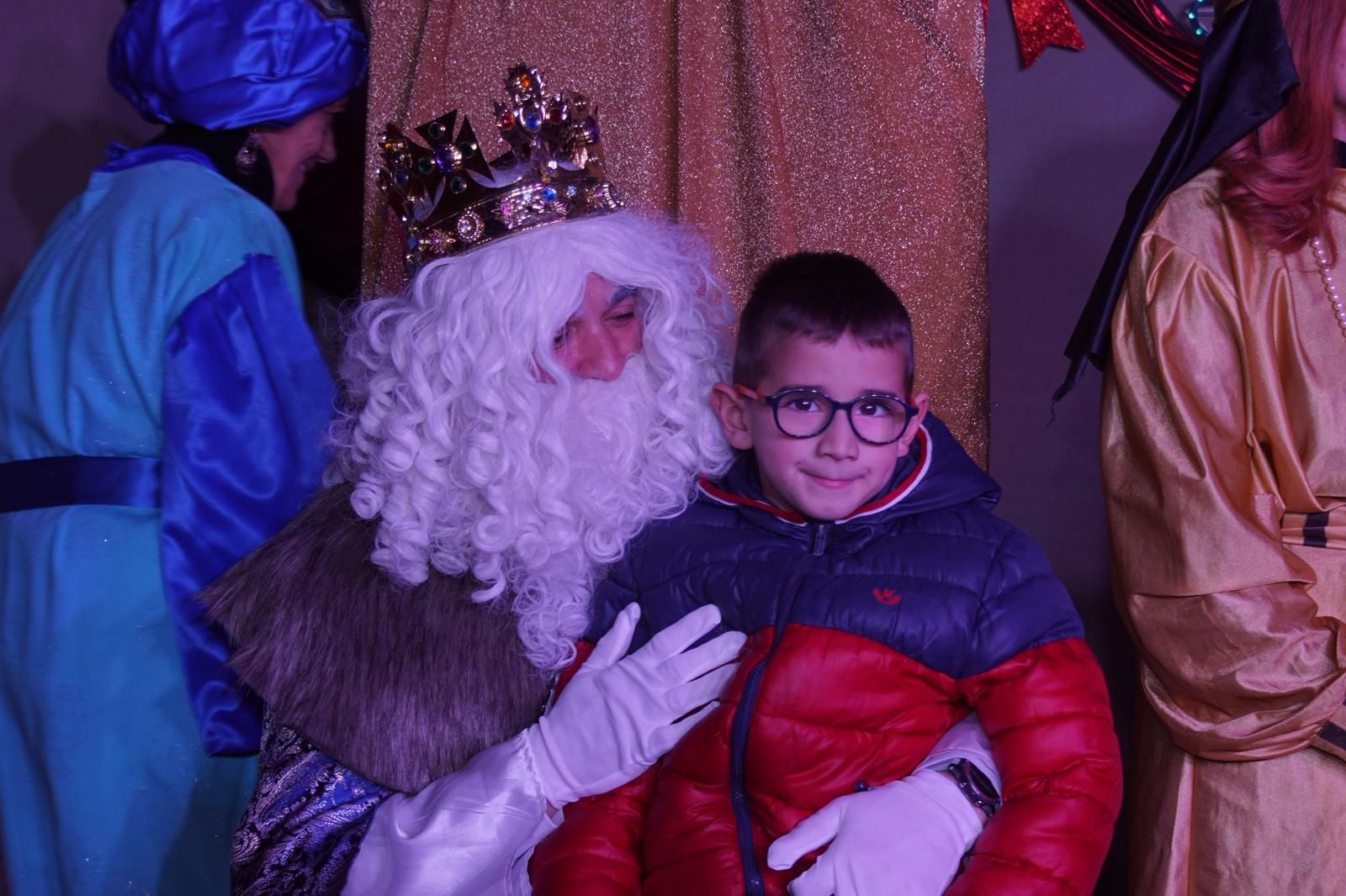 Los Reyes Magos reciben las cartas de los niños de El Encinar