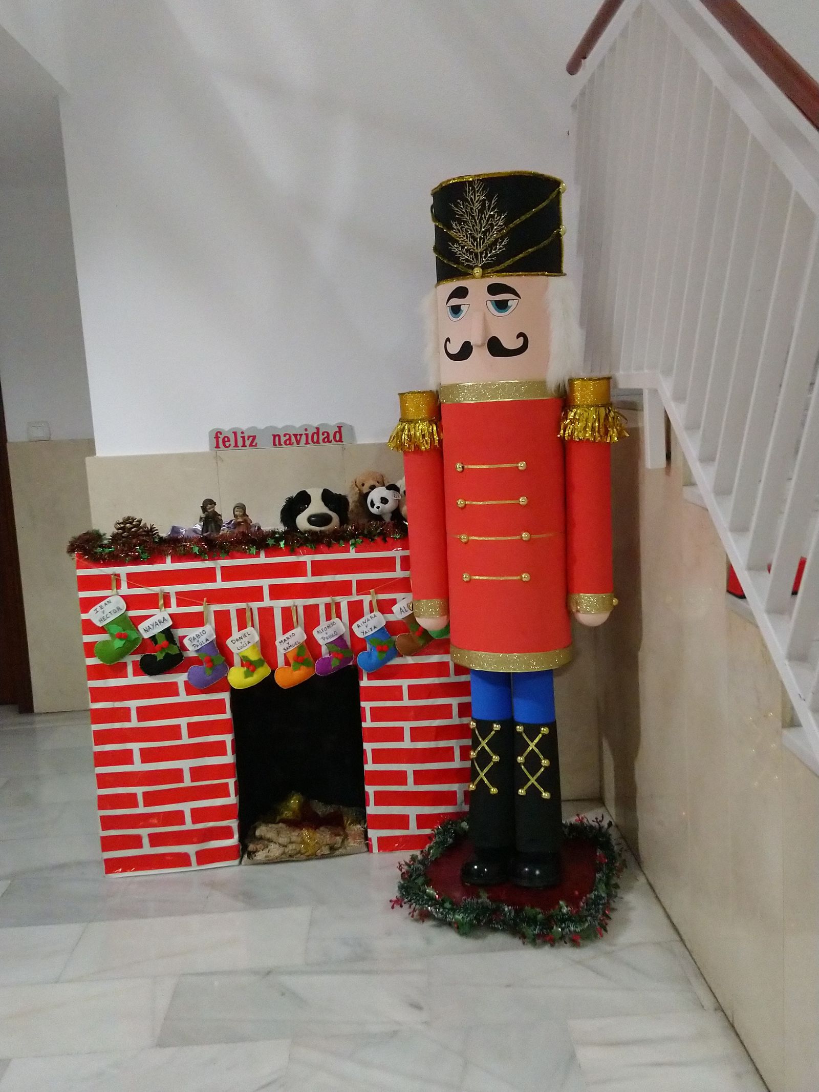 m-r-m-decoracion-navidena-situada-en-una-vivienda-de-la-calle-pedro-vidal-2