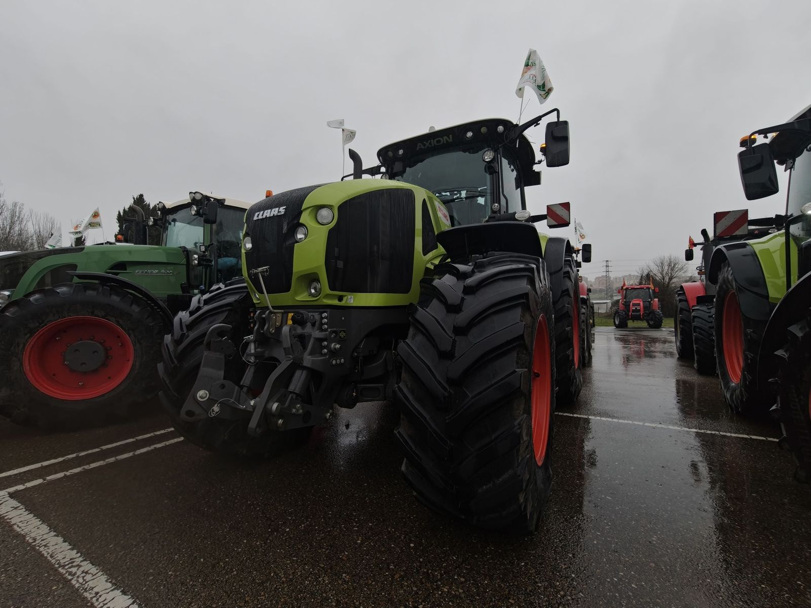 En imágenes la marcha con tractores y vehículos de campo en Salamanca en protesta contra Mercosur