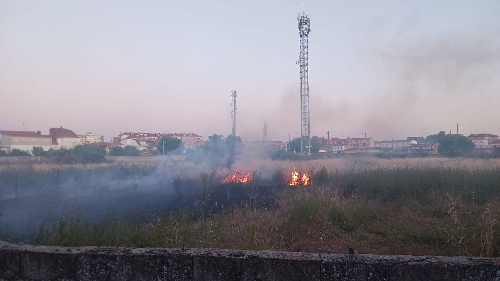 Amplio despliegue por un incendio en Zamora capital