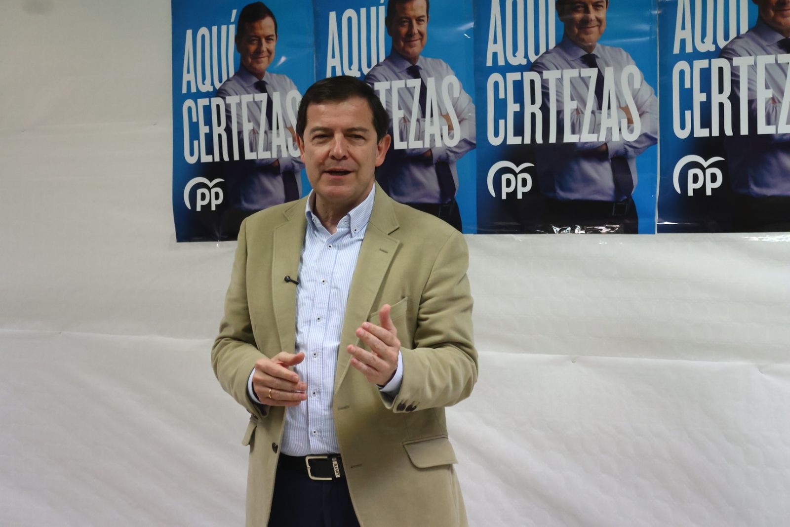 Alfonso Fernández Mañueco visita Santa Marta