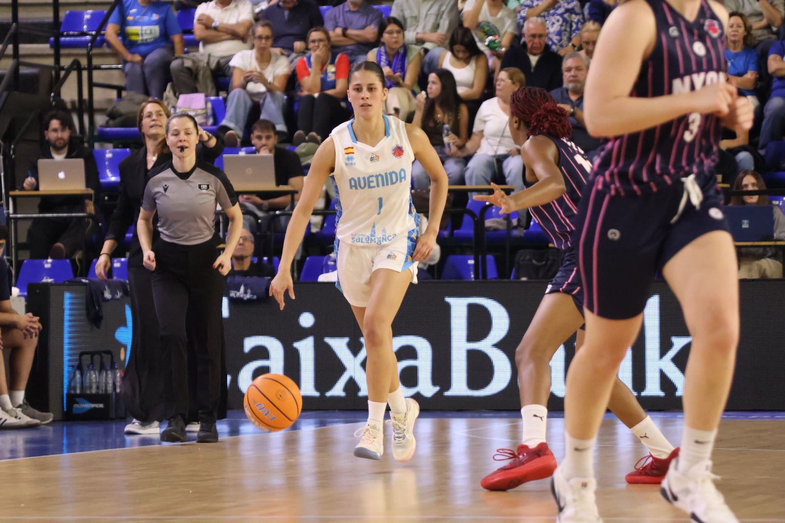 Perfumerías Avenida - Nyon Basket