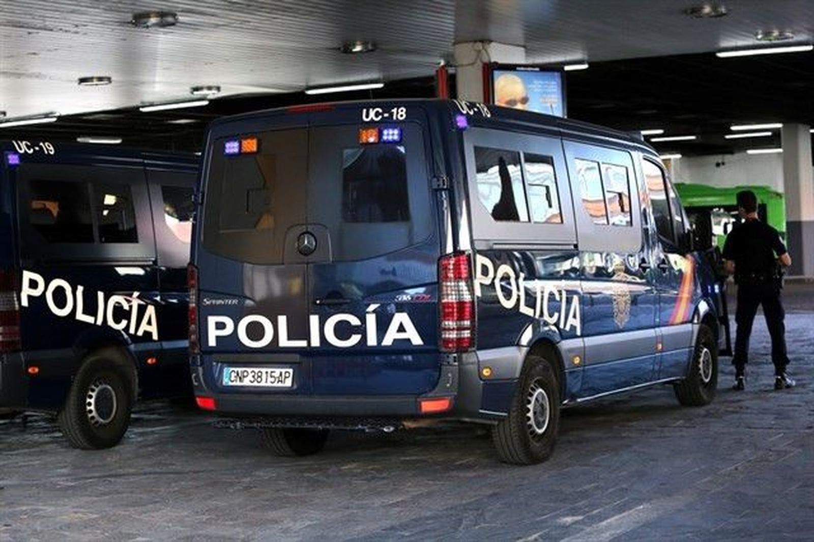 Furgones de Policía Nacional