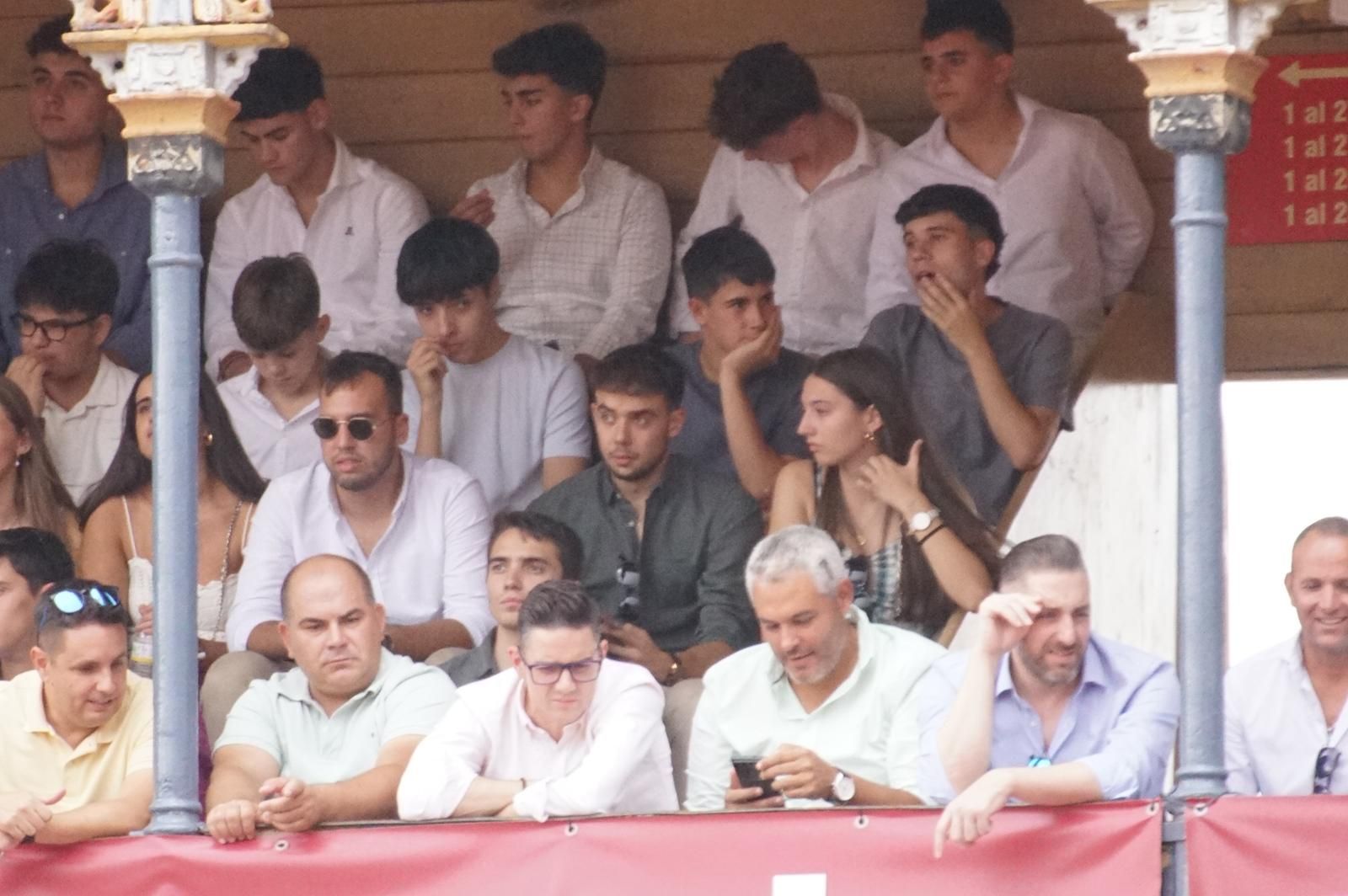 Gran ambiente en La Glorieta para la tarde de toros de Morante de la Puebla, Ismael Martín y Marco Pérez