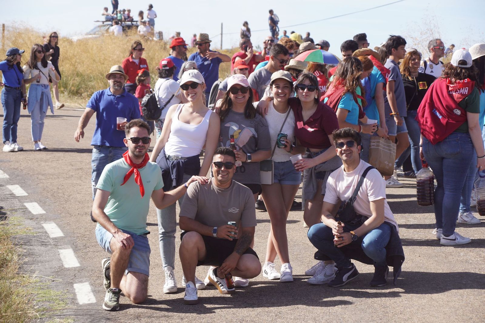 ledesma-calienta-motores-para-los-espantos-con-el-reparto-de-panuelos-y-la-salida-de-los-toros-del-prao-de-la-villa-23