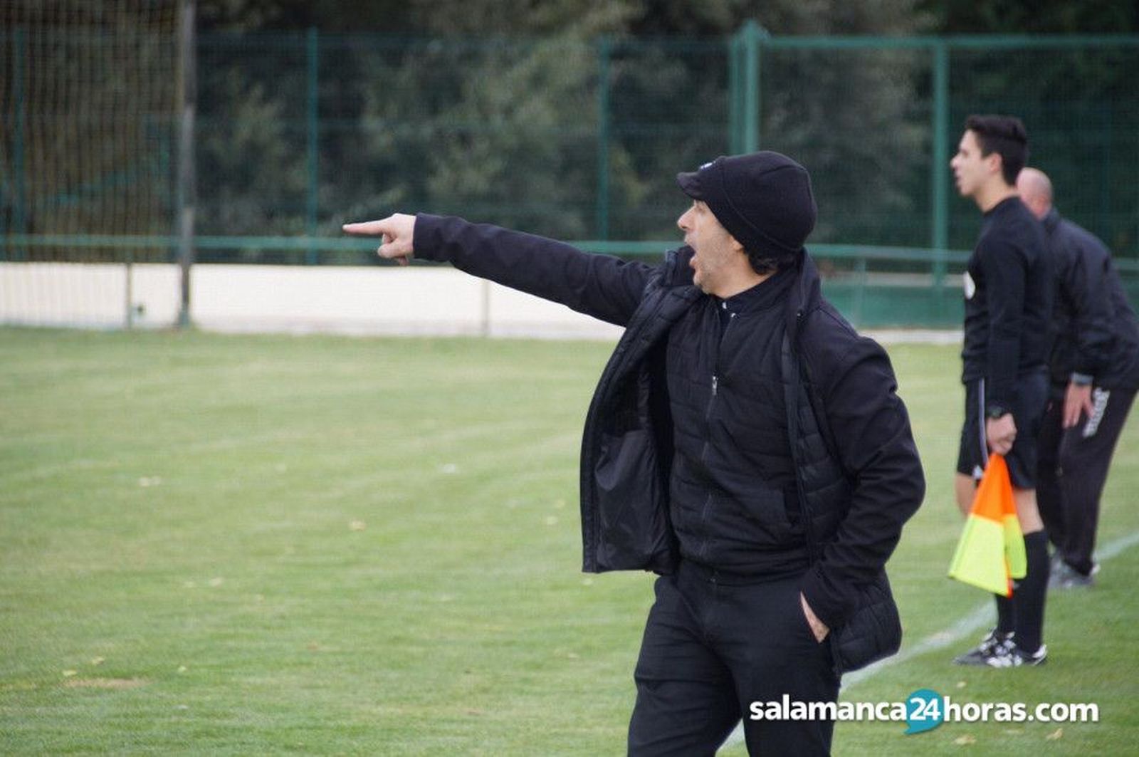 Jesús Benito da instrucciones durante un partido | FOTO SALAMANCA24HORAS.COM