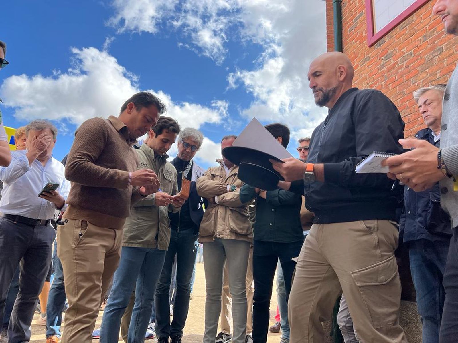 ambiente-durante-el-sorteo-de-los-el-puerto-de-san-lorenzo-y-la-ventana-del-puerto-46