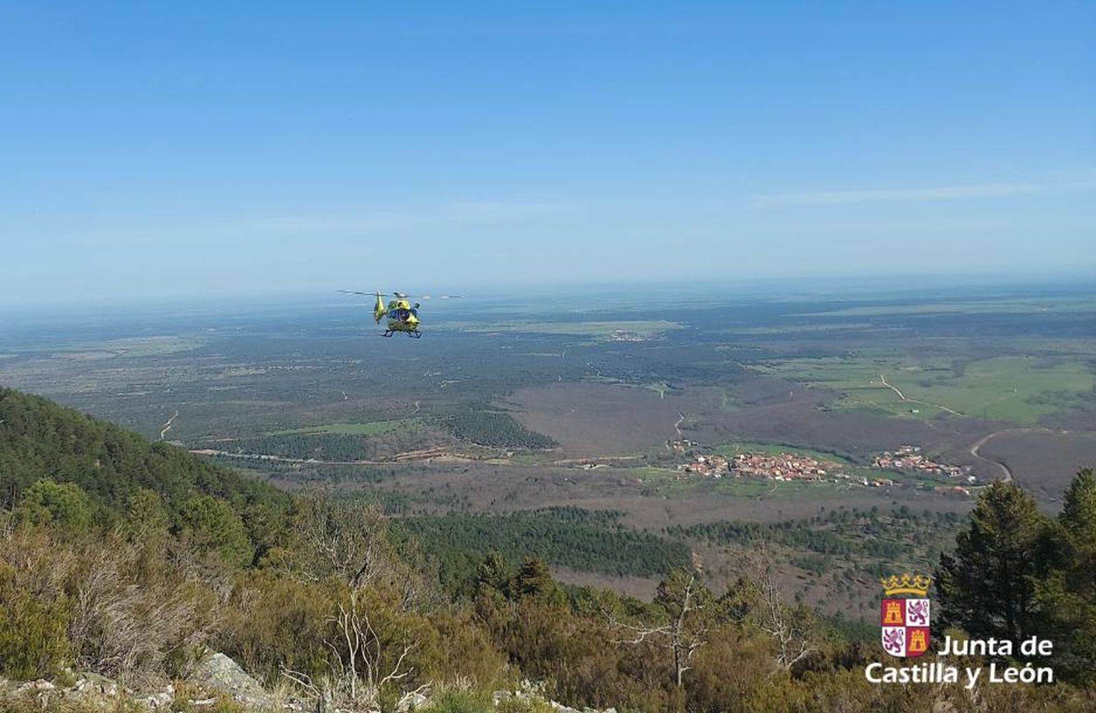 Helicóptero en El Maíllo. Foto @112cyl