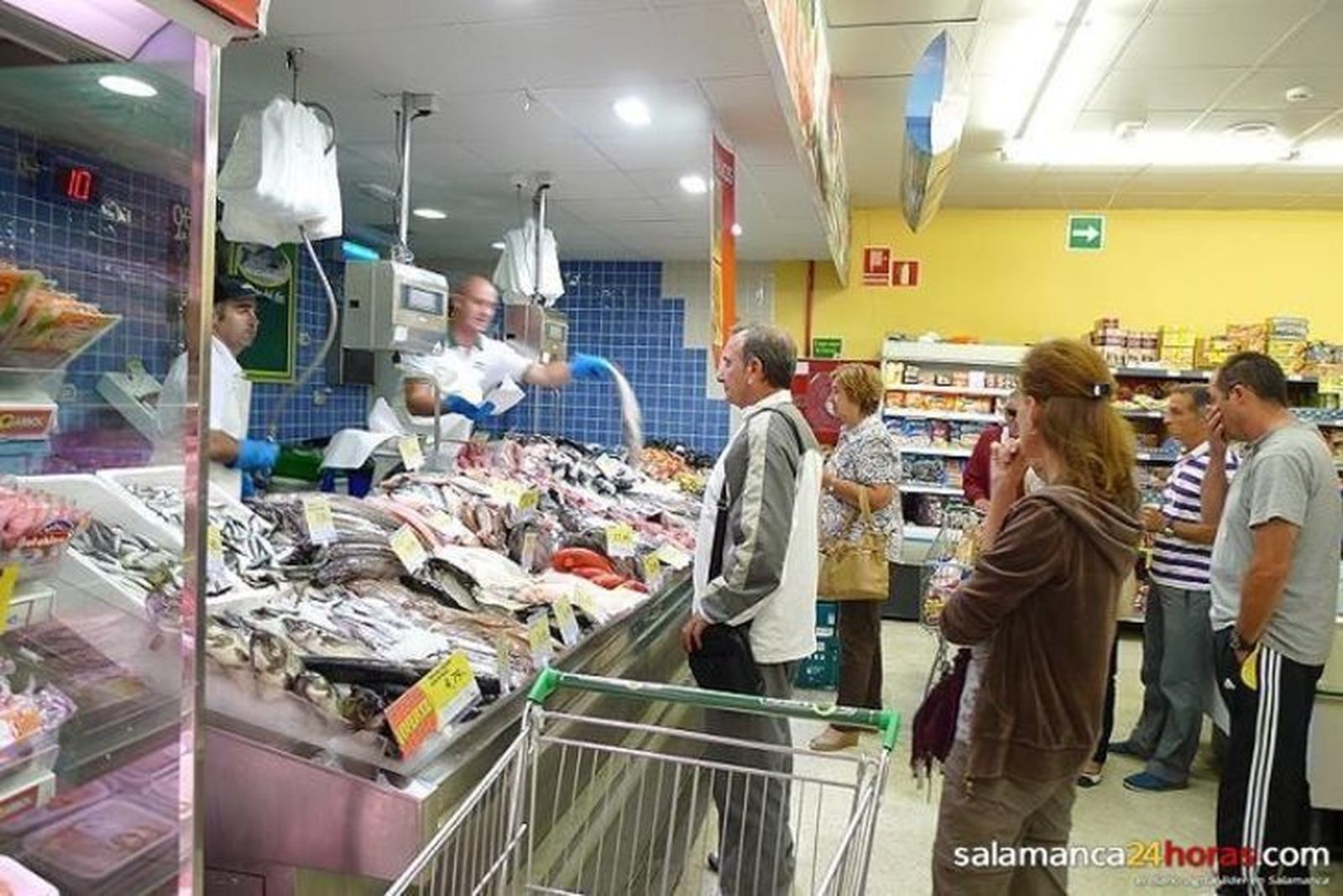 La Junta refuerza la distribución de alimentos a desfavorecidas al sumar a la Asociación de Supermercados
