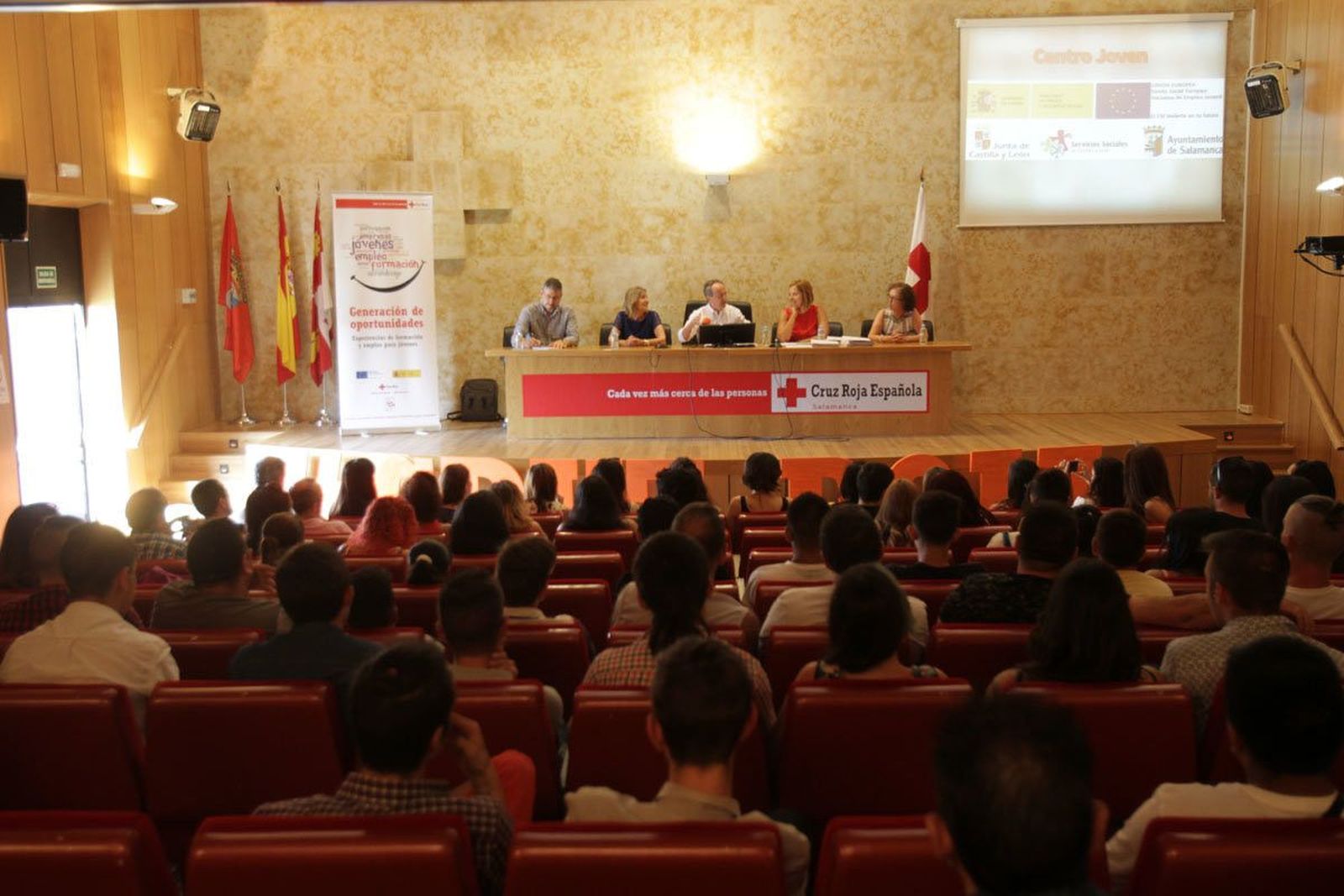 Entrega de diplomas en Cruz Roja