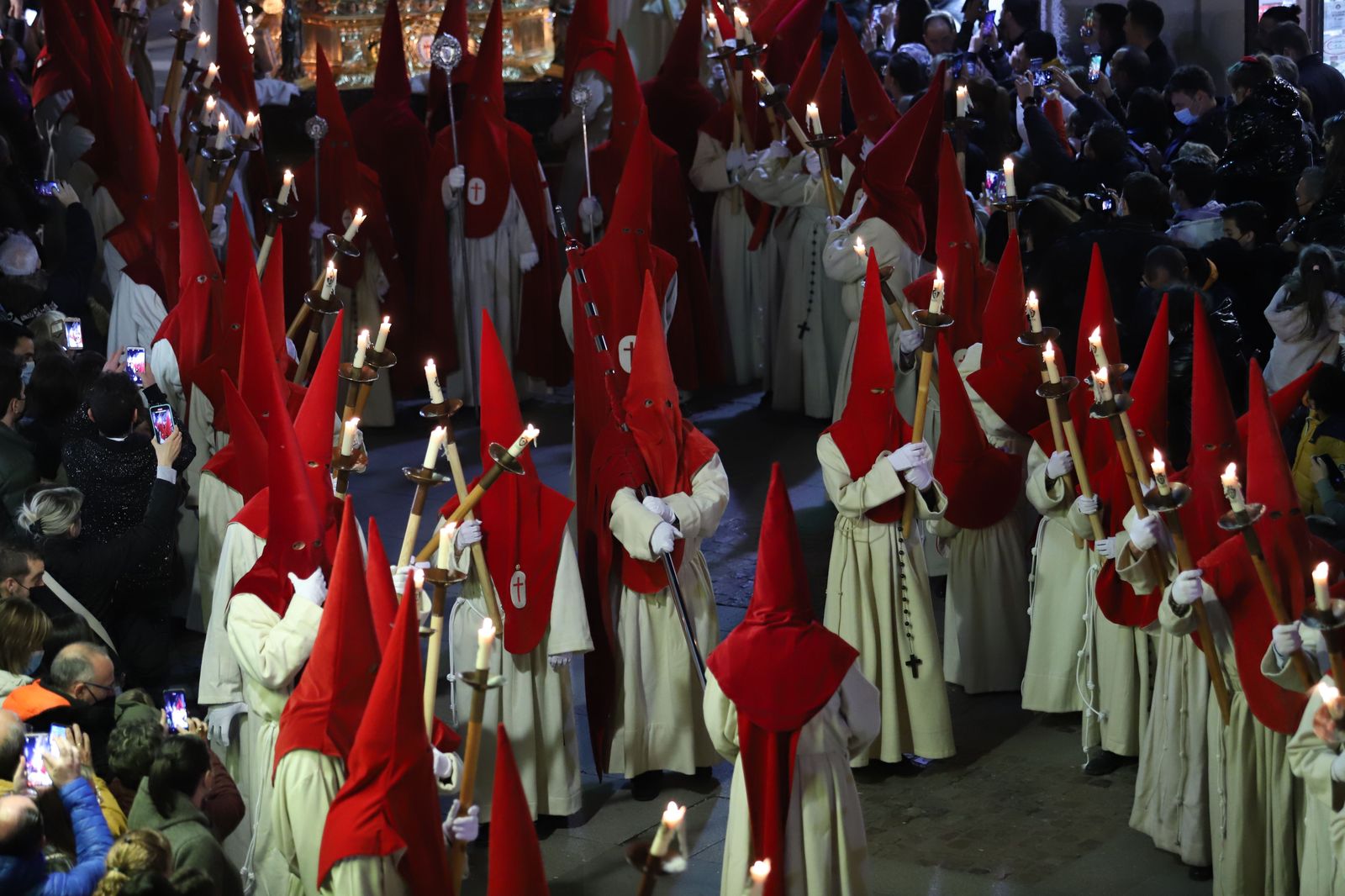 procesion-de-la-cofradia-del-silencio-foto-maria-lorenzo-5