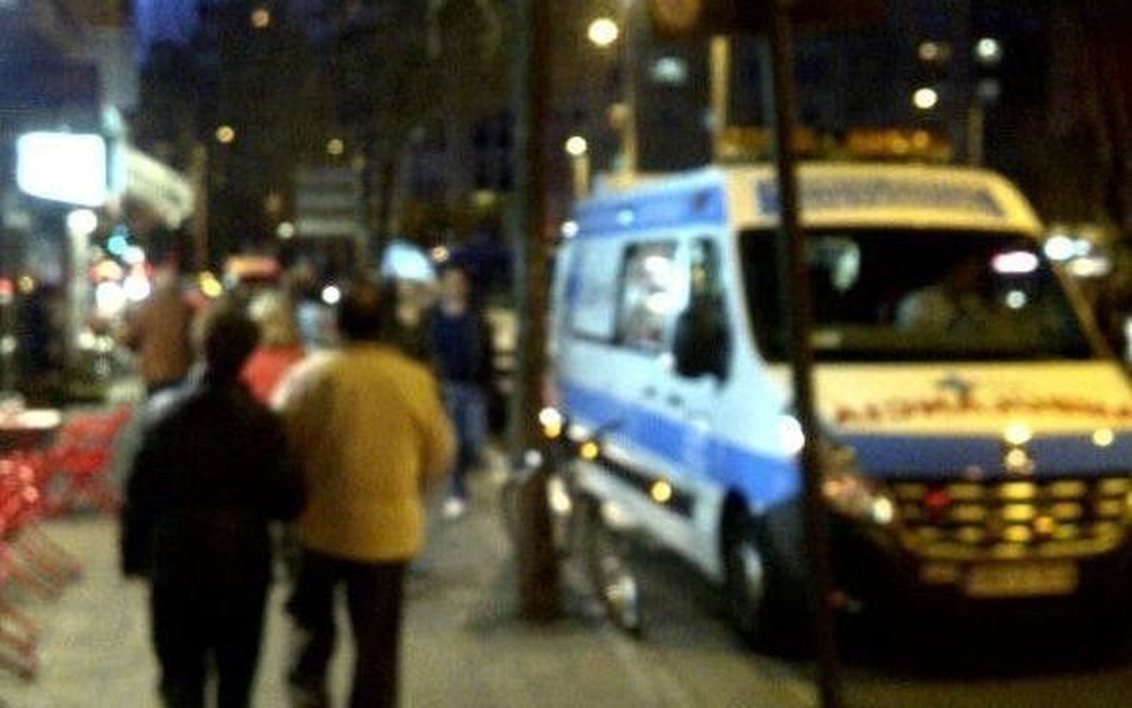 Herido leve un motorista en una colisión con un coche en la plaza de España