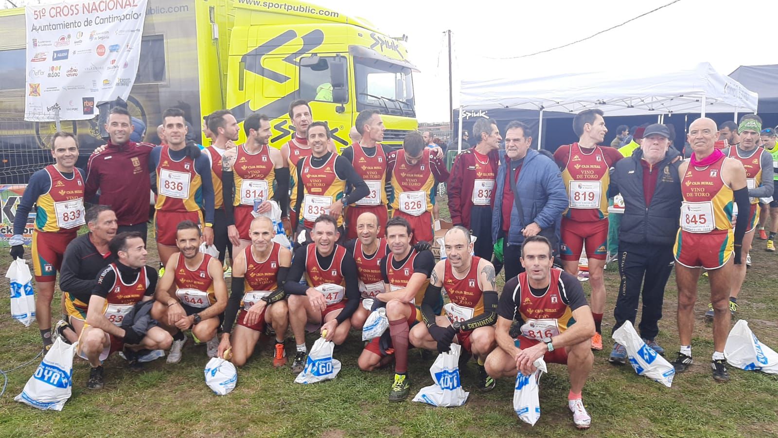 Parte de la expedición máster del Vino Toro Caja Rural