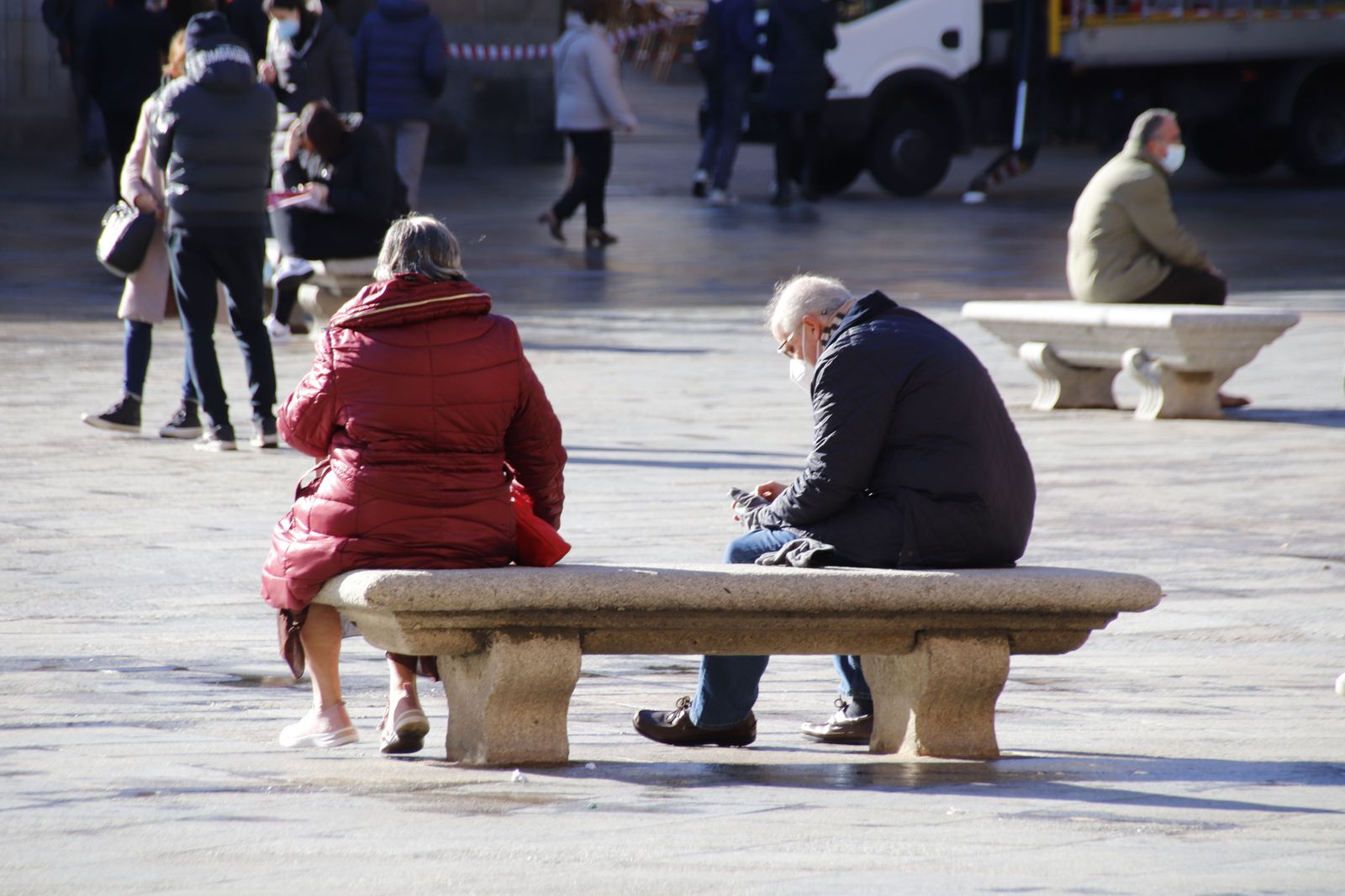 Gente en la Plaza Mayor de Salamanca en invierno | Salamanca 24 Horas