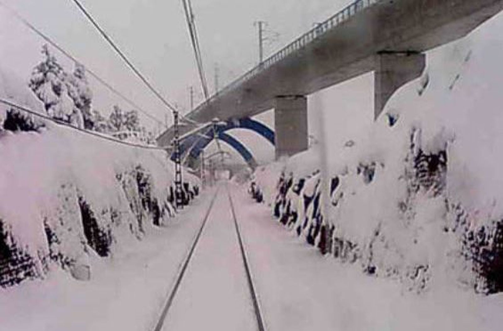 Vías del tren nevadas. ADIF