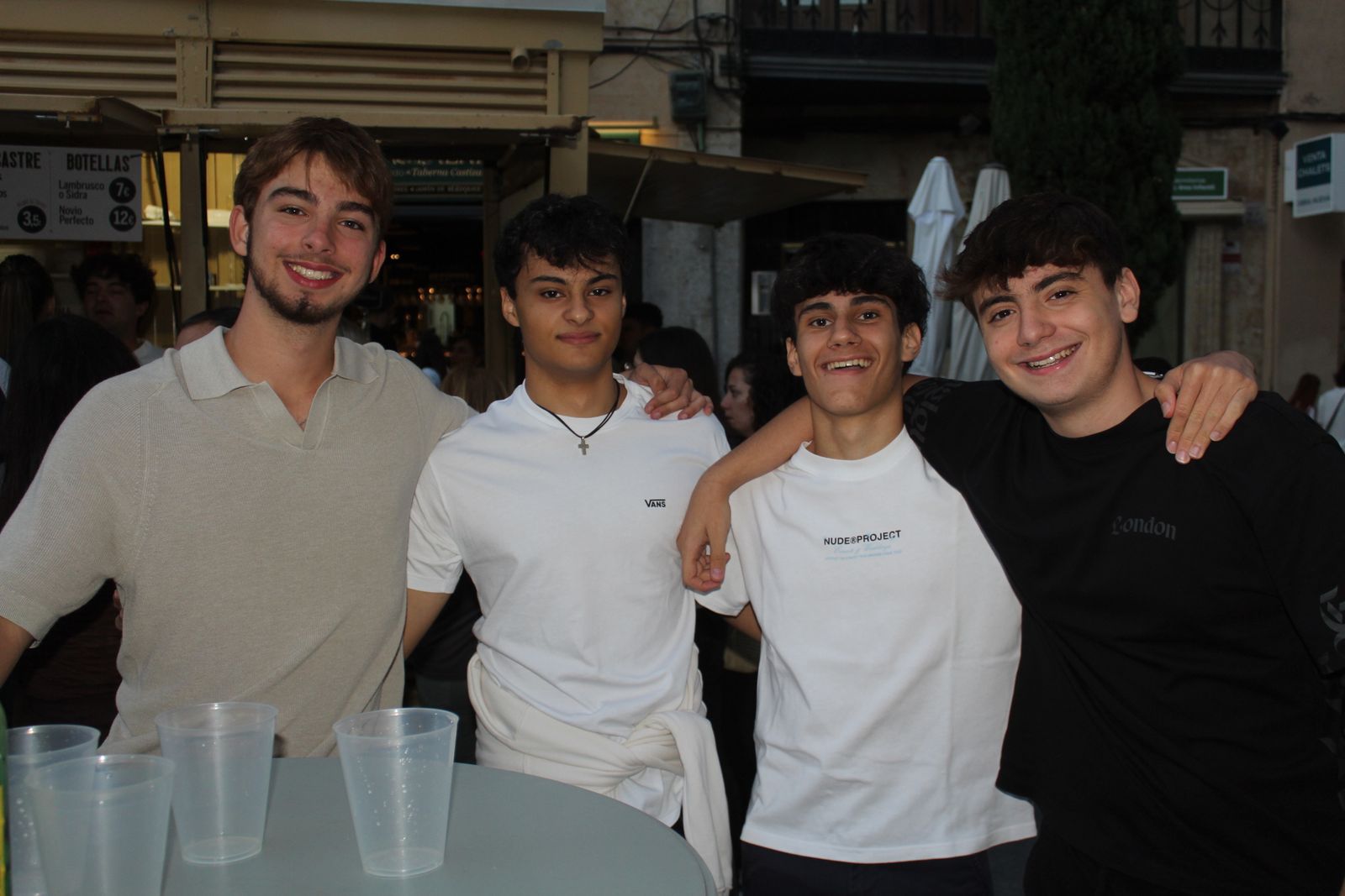 Ambiente en la Feria de Día en la tarde de este jueves