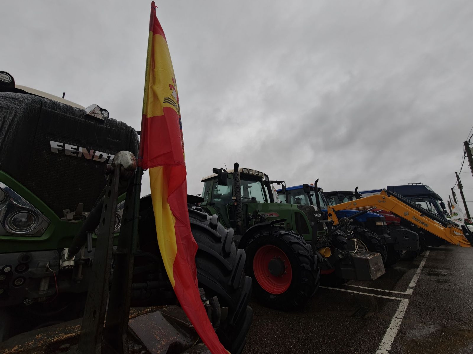 En imágenes la marcha con tractores y vehículos de campo en Salamanca en protesta contra Mercosur