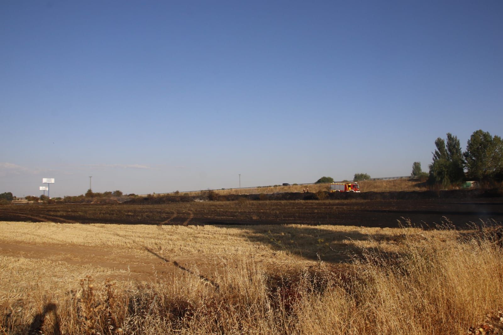 incendio-en-la-trasera-del-hotel-regio-1